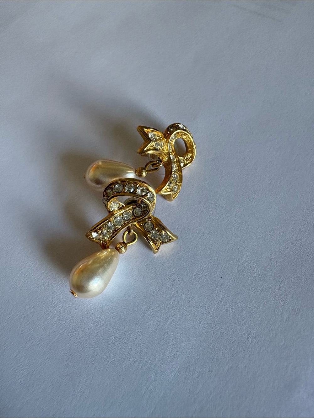 Gold-Tone Crystal Ribbon Brooch with Pearl Drops